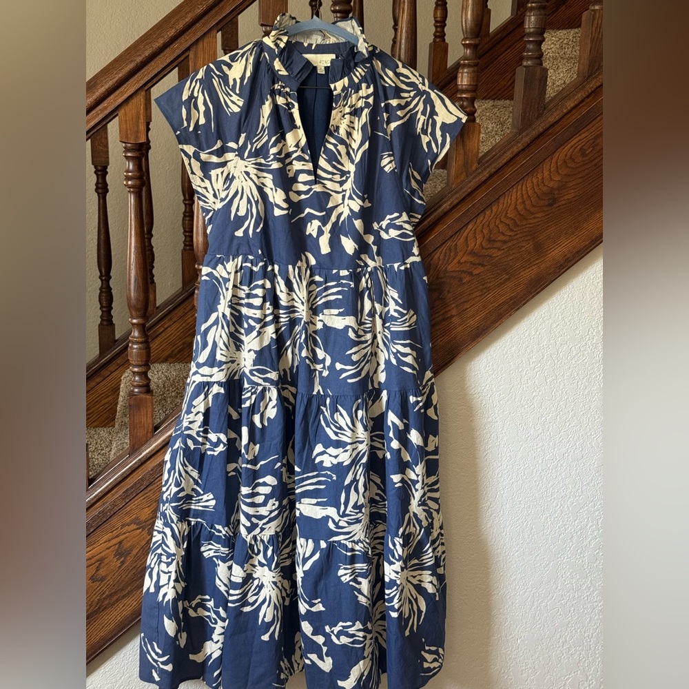 Pinch Navy & White Tiered Midi Dress – Size Small
Never worn
